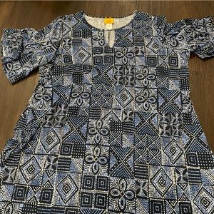 Women’s short sleeved dress